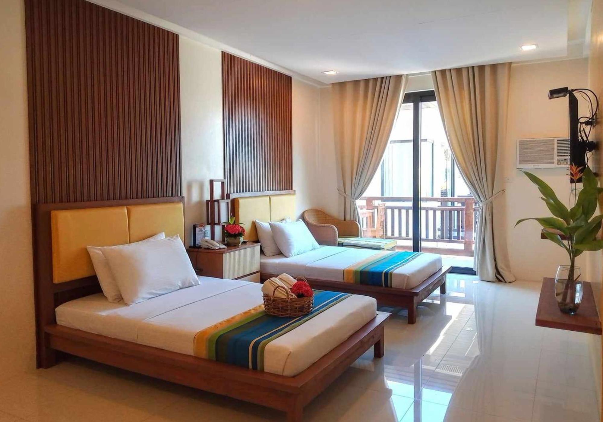 Puerto Del Sol Beach Resort And Hotel Club Bolinao Pangasinan Exterior photo